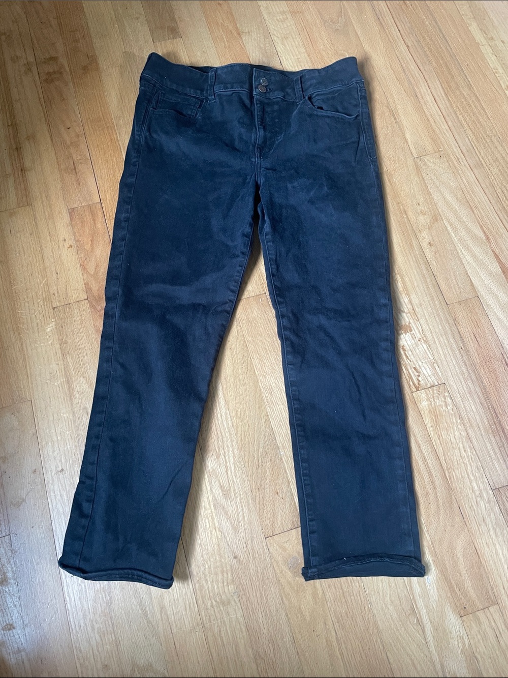 Classic Black 26”inseam size 16 artist crop jeans American eagle